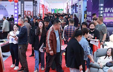 保定家装展会现场展商云集推出优惠吸引观众